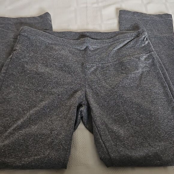 Gray Women's Cropped Leggings - Picture 14 of 16